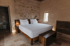 Millstone Cave Suites
