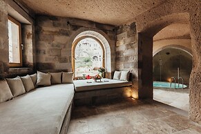Millstone Cave Suites