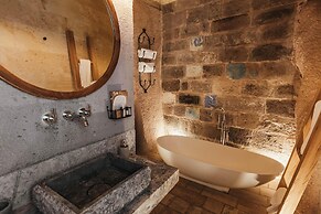 Millstone Cave Suites