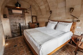 Millstone Cave Suites