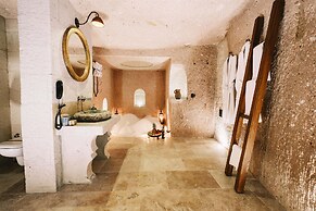 Millstone Cave Suites