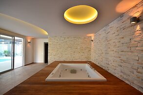 Moda Marine Apartments