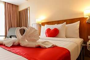 Paseo Premiere Hotel