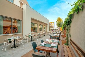 Side Story Resort & Spa