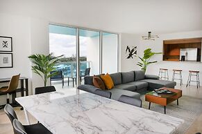 Seacoast Suites on Miami Beach