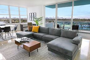 Seacoast Suites on Miami Beach