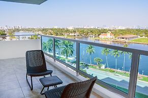 Seacoast Suites on Miami Beach