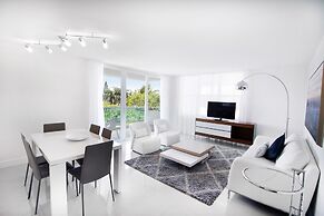 Seacoast Suites on Miami Beach