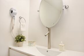 Seacoast Suites on Miami Beach