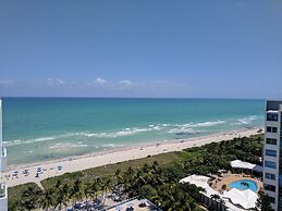 Seacoast Suites on Miami Beach