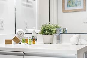 Dharma Home Suites Miami at Monte Carlo