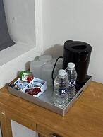 OYO Weaste Hotel