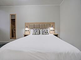 OYO Weaste Hotel