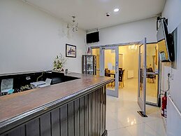 OYO Weaste Hotel