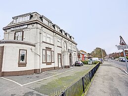 OYO Weaste Hotel