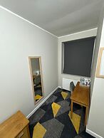 OYO Weaste Hotel