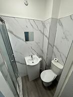 OYO Weaste Hotel