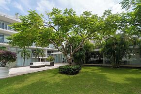 Magia Beachside by Bric