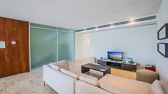 Magia Beachside by Bric