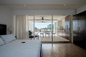 Magia Beachside by Bric