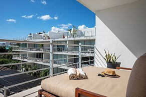 Magia Beachside by Bric