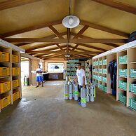 El Galleon Beach Resort Asia Divers