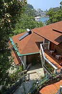 El Galleon Beach Resort Asia Divers