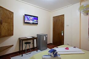 El Galleon Beach Resort Asia Divers