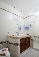 El Galleon Beach Resort Asia Divers