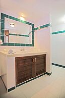 El Galleon Beach Resort Asia Divers