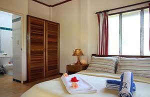 El Galleon Beach Resort Asia Divers