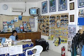 El Galleon Beach Resort Asia Divers
