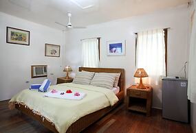 El Galleon Beach Resort Asia Divers