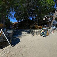 El Galleon Beach Resort Asia Divers