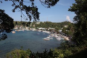 El Galleon Beach Resort Asia Divers