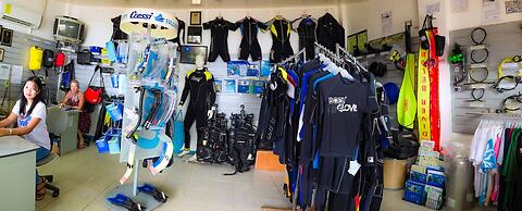 El Galleon Beach Resort Asia Divers