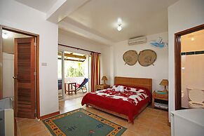 El Galleon Beach Resort Asia Divers