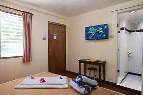 El Galleon Beach Resort Asia Divers