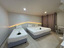 Bed by Boat Hotel & Apartment