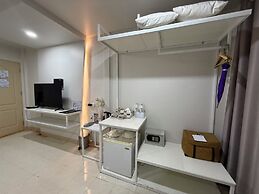 Bed by Boat Hotel & Apartment