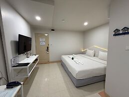 Bed by Boat Hotel & Apartment