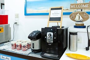 Bed by Boat Hotel & Apartment