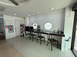 Bed by Boat Hotel & Apartment