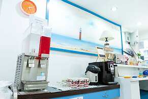 Bed by Boat Hotel & Apartment