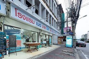 Bed by Boat Hotel & Apartment