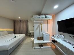 Bed by Boat Hotel & Apartment