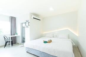 Bed by Boat Hotel & Apartment