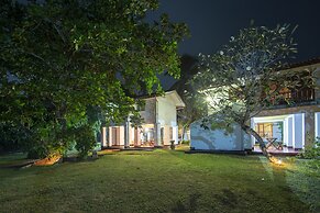 Palm Beach Inn and Sea Shells Cabanas