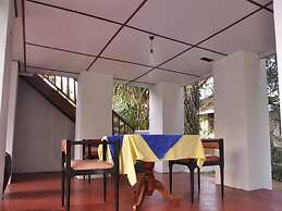 Palm Beach Inn and Sea Shells Cabanas