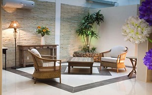 Emirates Hotel & Suítes